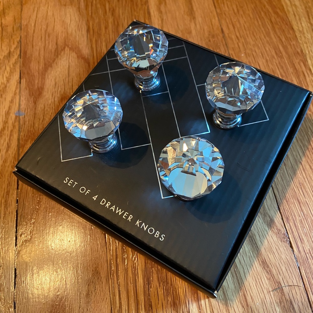 Set of 4 Glass Drawer Knobs